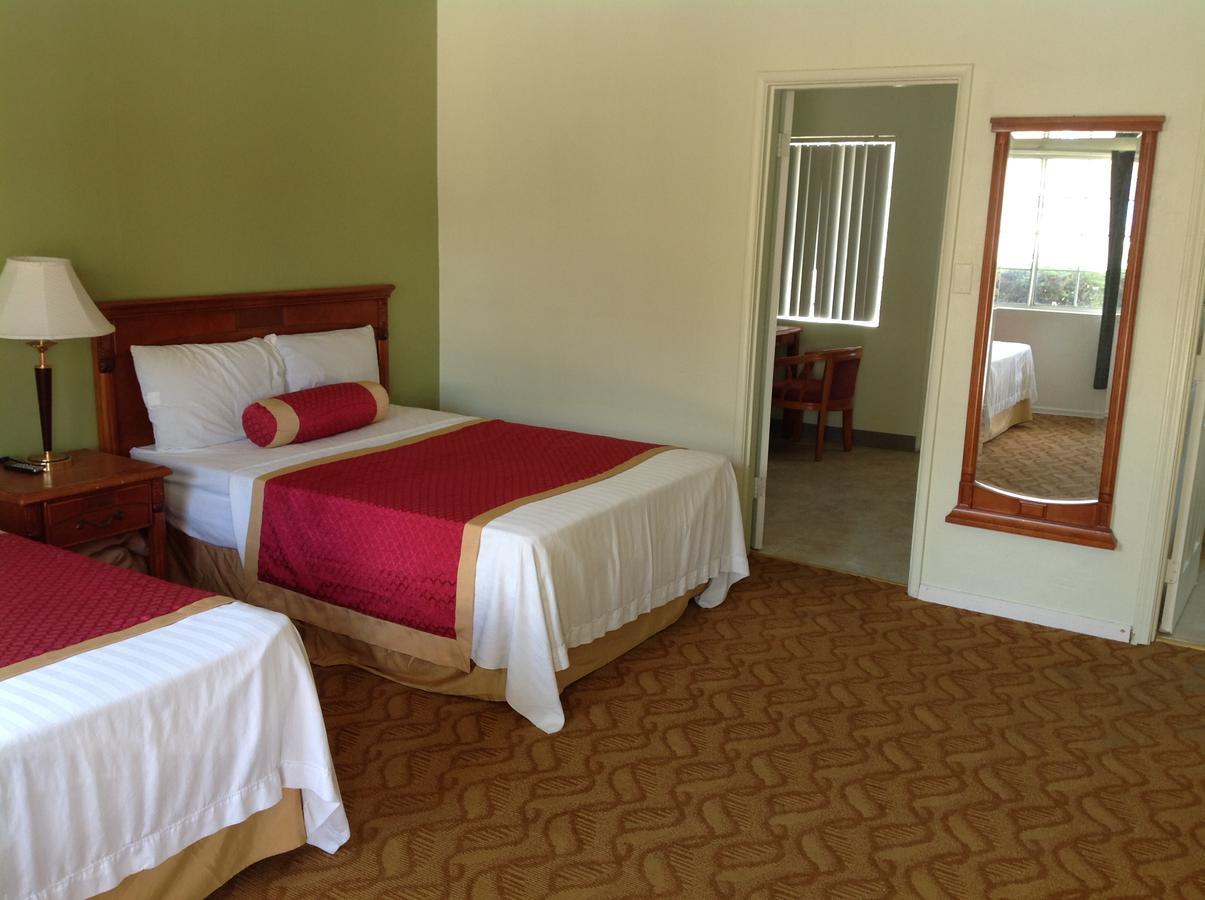 Elsinore Hotsprings Motel Lake Elsinore Bagian luar foto