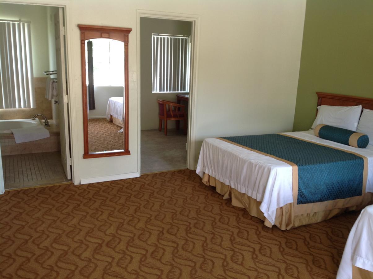 Elsinore Hotsprings Motel Lake Elsinore Bagian luar foto