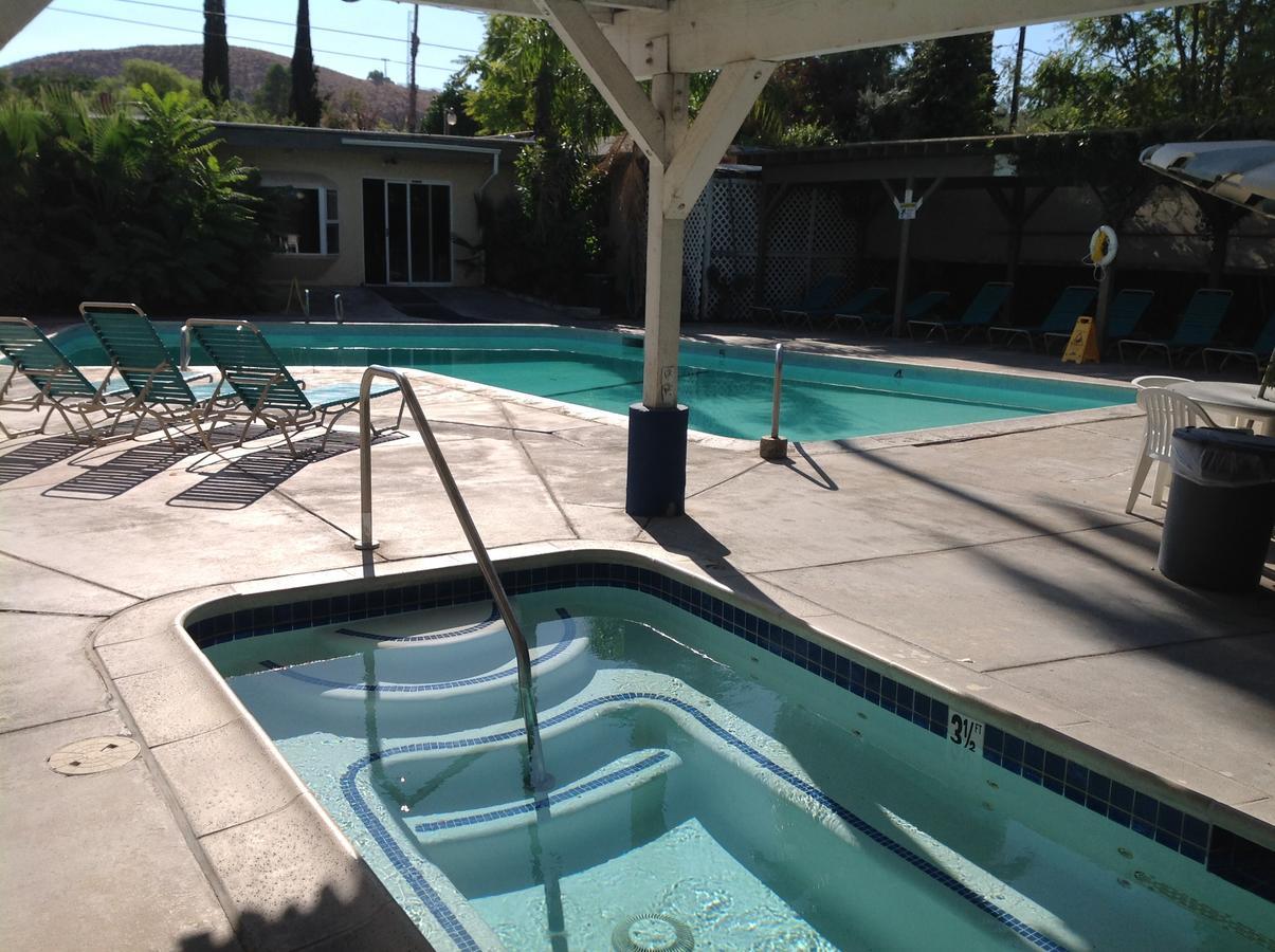 Elsinore Hotsprings Motel Lake Elsinore Bagian luar foto